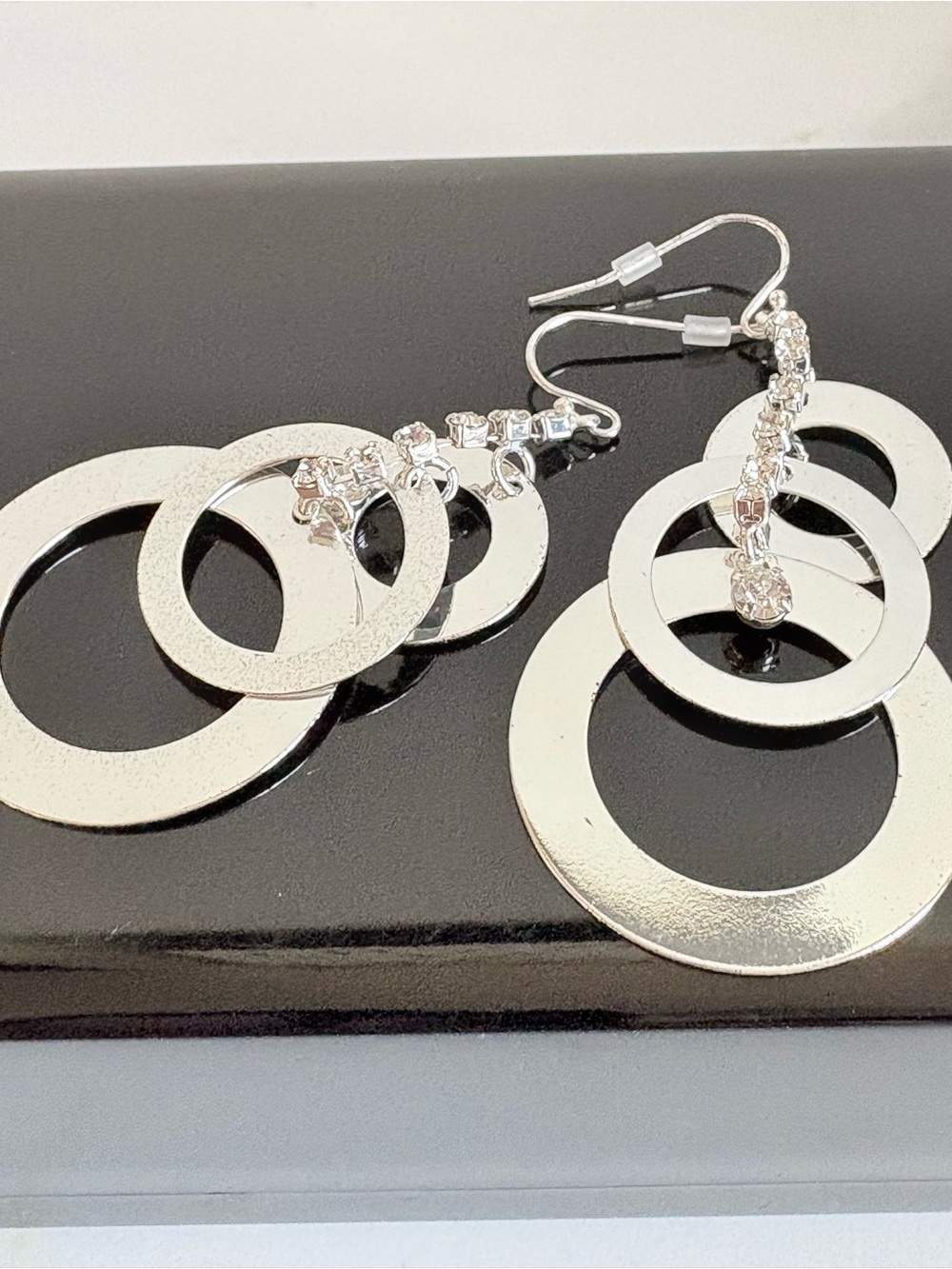 Vintage 2010 Avon Silver Tone Layered Circle Rhinestone Drop Earrings 2”
